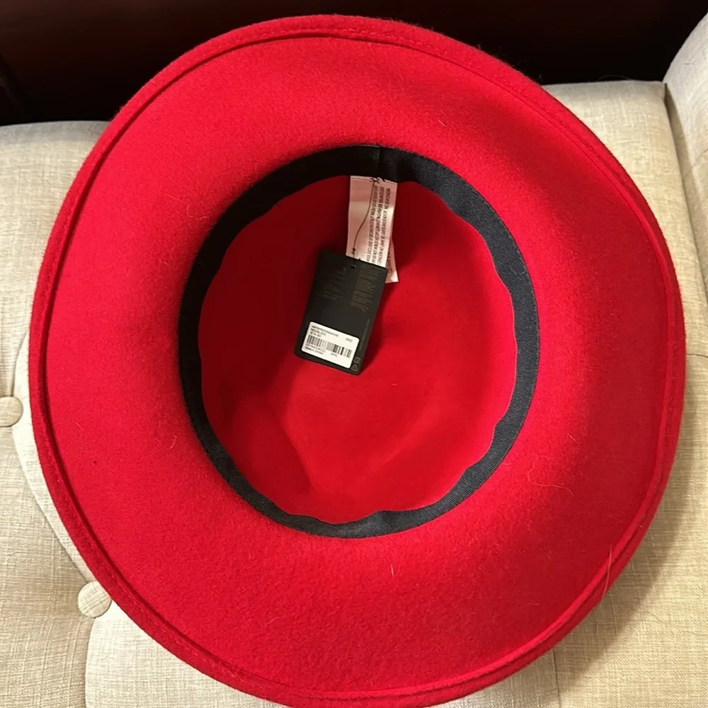 Red hat - Picture 3 of 4